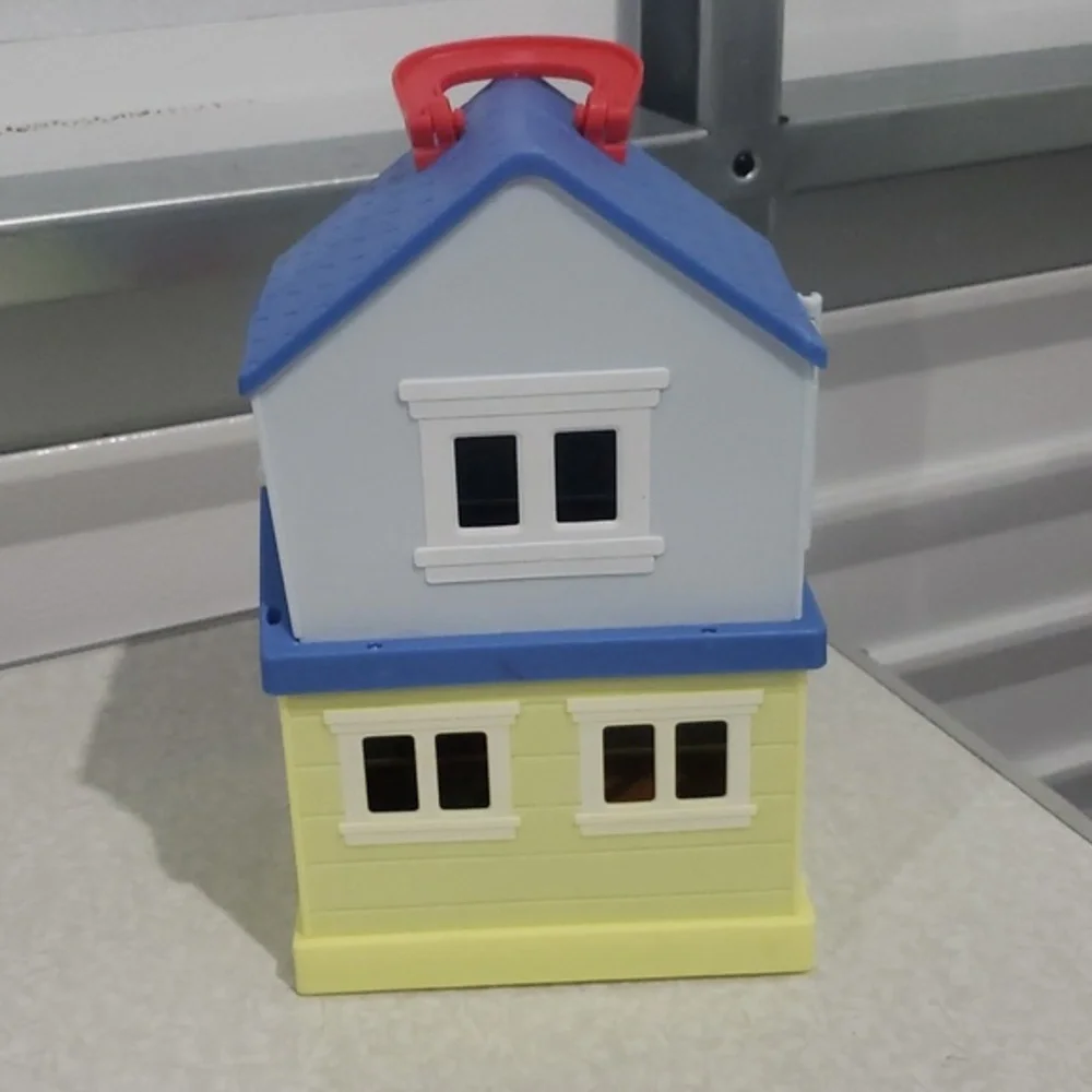 2021 CoComelon Deluxe Family‎ House with sounds
